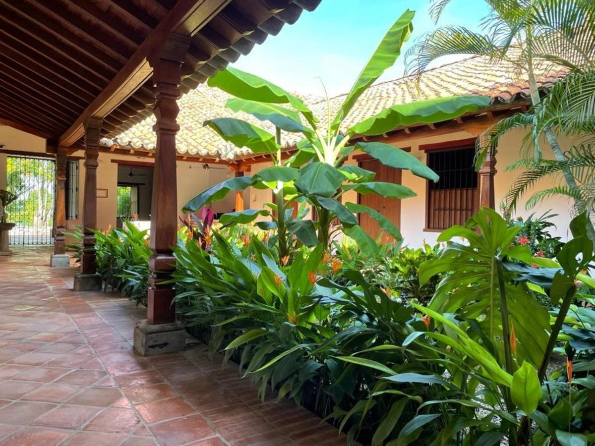 מומפוס Karakali Boutique Hotel מראה חיצוני תמונה